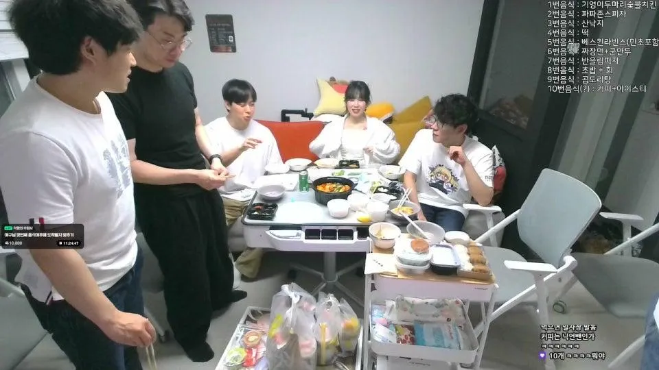 와글와글 음식랜덤디펜스 (w. 새봄님독타이홍빈알버트변수판수(친구)센틸(코스어)옆집동생)