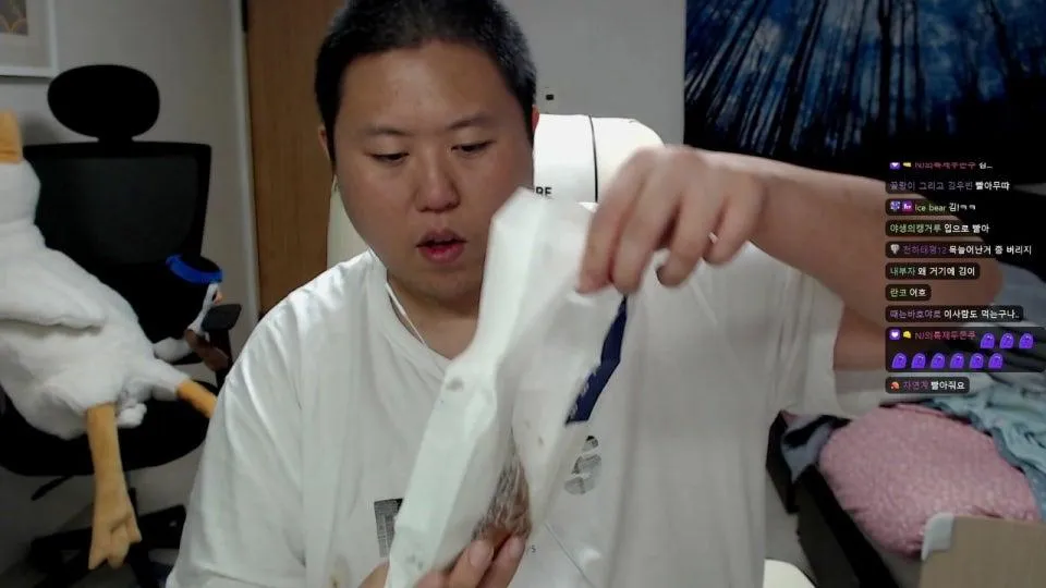 오늘의 점심 : 섬진강 재첩국 + 추어튀김 